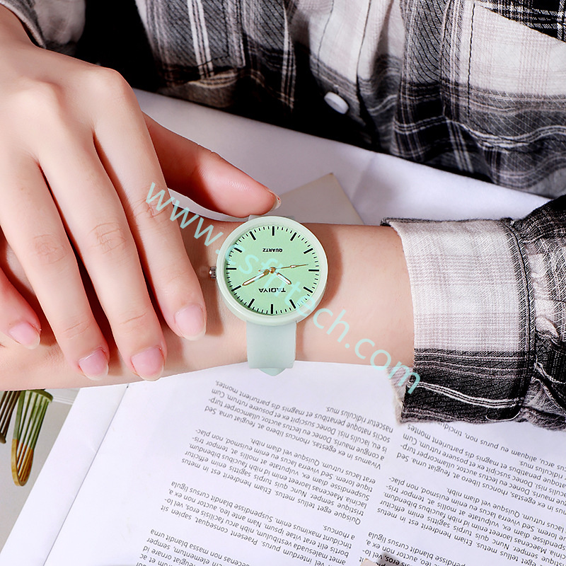 Csfhtech Luminous Watch for Teen Boys Girls Kids Watch Children's Silicone Strap Sport Watch Clock for Kids Child Wristwatch 